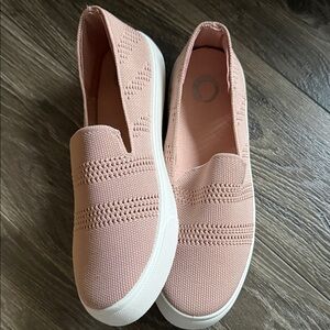 Women's Casual Pink Knit Sneakers